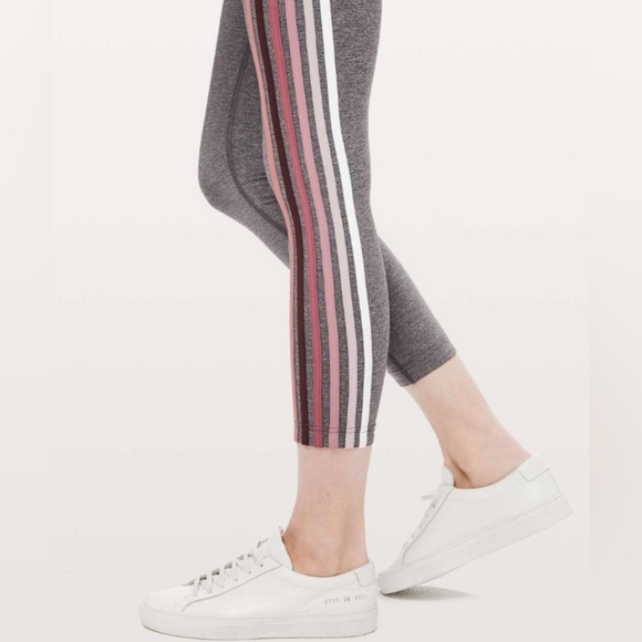 Lululemon Take A Hint 7/8 Tight *25". Size 6. - Picture 1 of 17